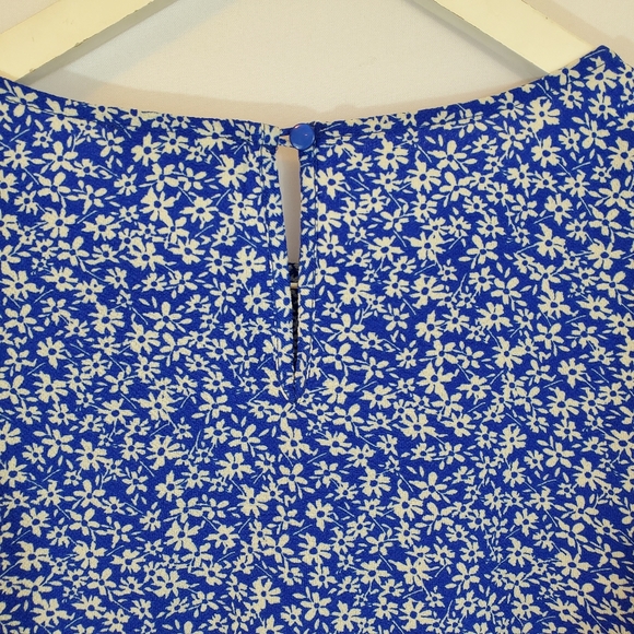 Monteau Blue with white flower blouse - Picture 7 of 9